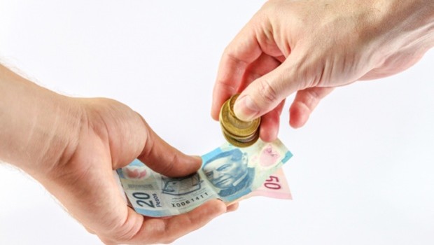 SE INICIA LA PUJA POR AUMENTO SALARIAL EN COLOMBIA