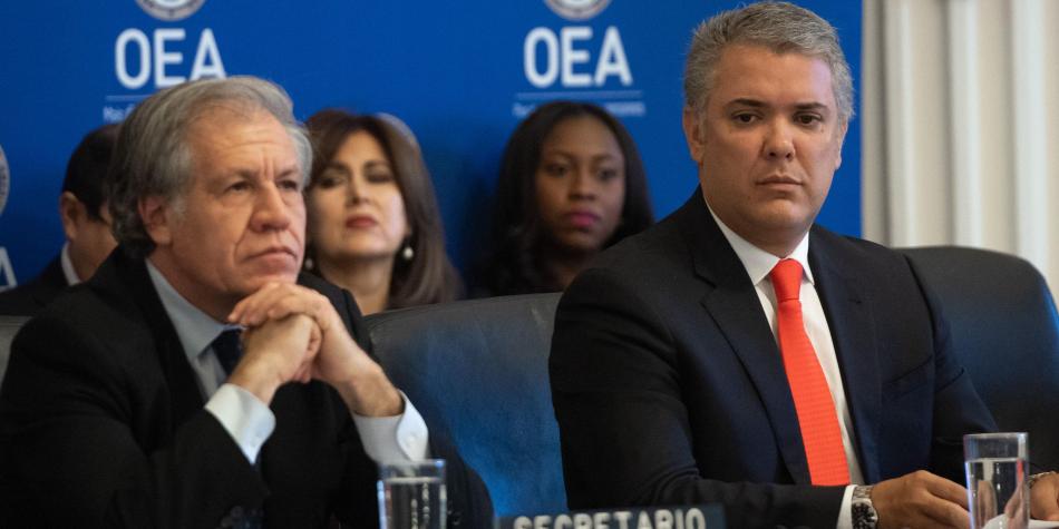 Iván Duque: un año de gobierno y no despega