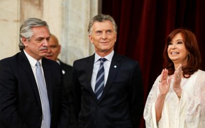 Asumió nuevo presidente de Argentina en medio de crisis política y económica