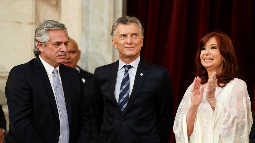 Asumió nuevo presidente de Argentina en medio de crisis política y económica