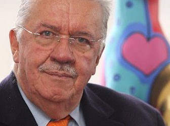 En Colombia las canas y la experiencia se respetan.. Gano tutela ex ministro contra el gobierno Duque