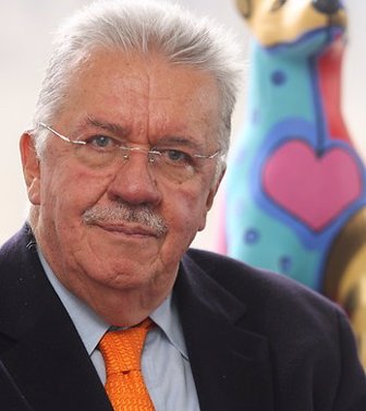 En Colombia las canas y la experiencia se respetan.. Gano tutela ex ministro contra el gobierno Duque