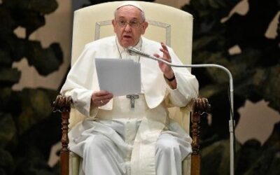 Papa Francisco resalta regularización de migrantes en Colombia