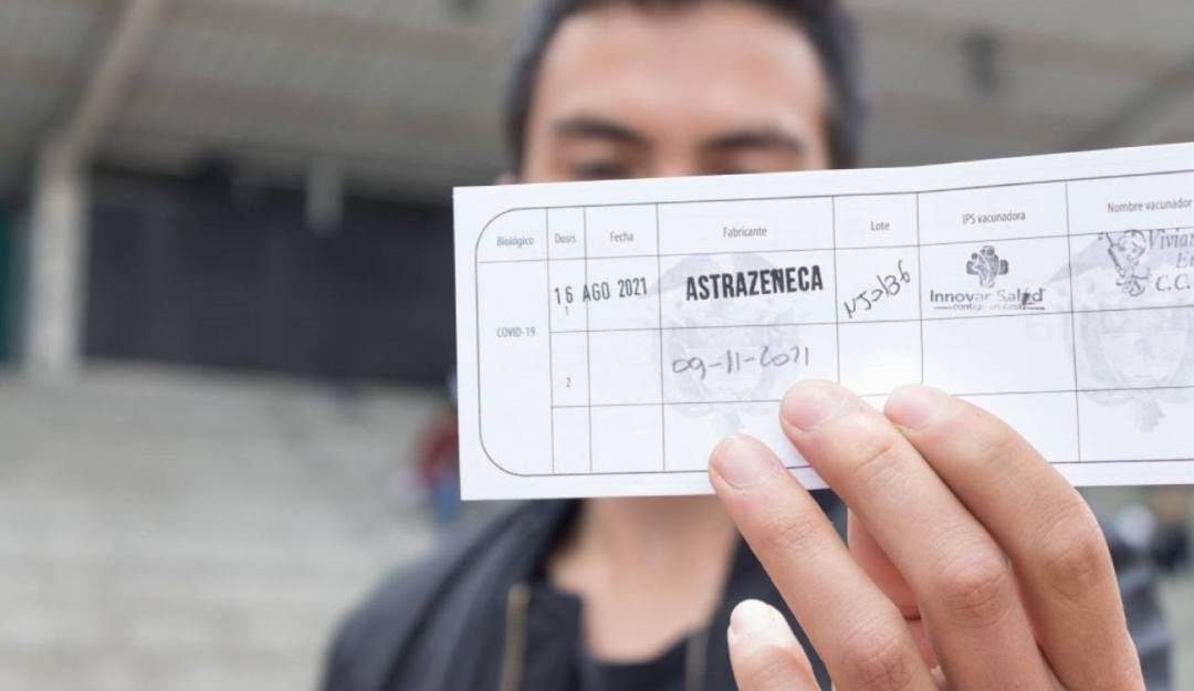 Carnet de vacunación del COVID obligatorio