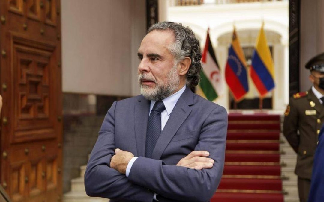 Se le vino el mundo entero a Armando Benedetti