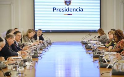 Petro fuera del país y un gabinete renunciado